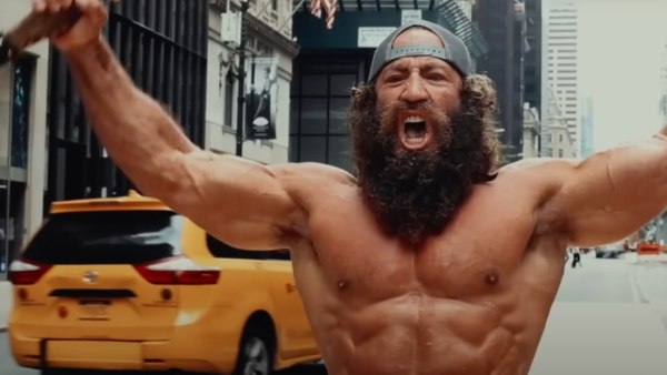 Liver King vs Τζο Ρόγκαν: «Έλα να με πνίξεις, άνδρας προς άνδρα» – «Δεν πάει καλά, παίρνει ναρκωτικά»